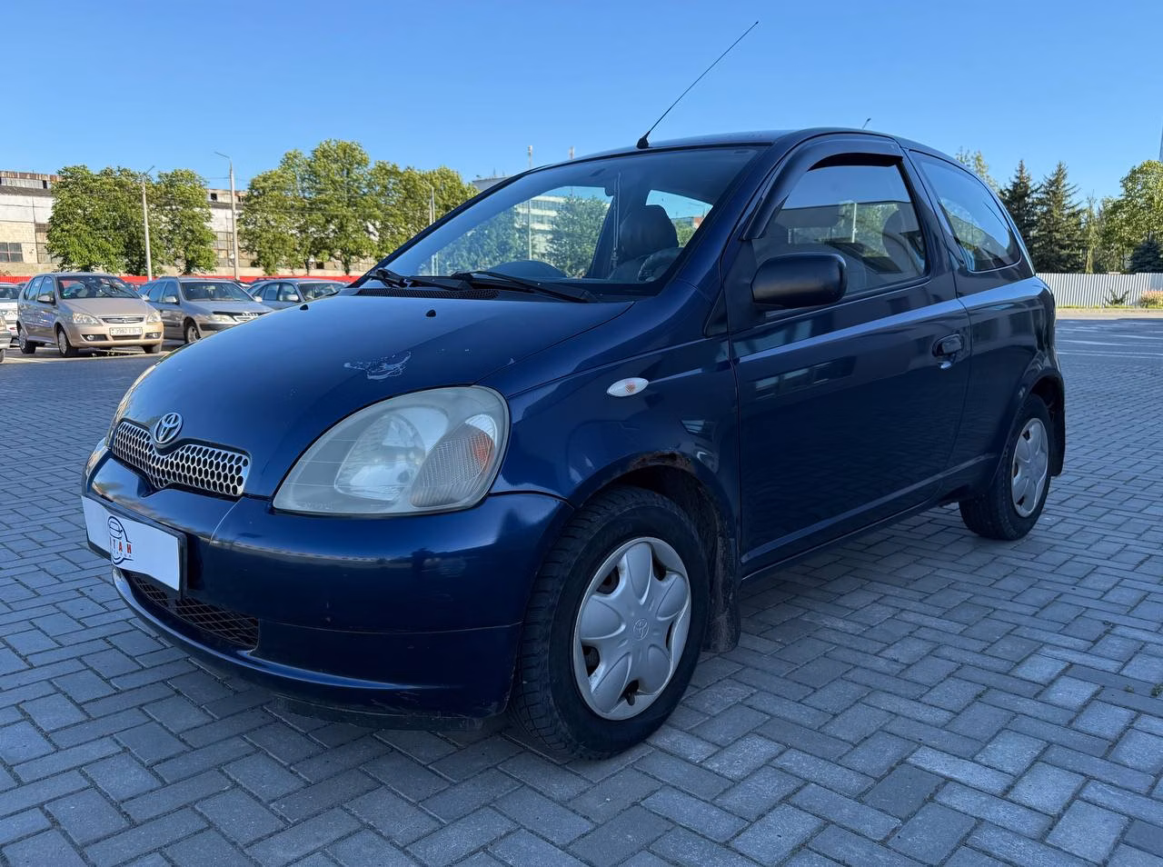 Toyota Yaris фото 2