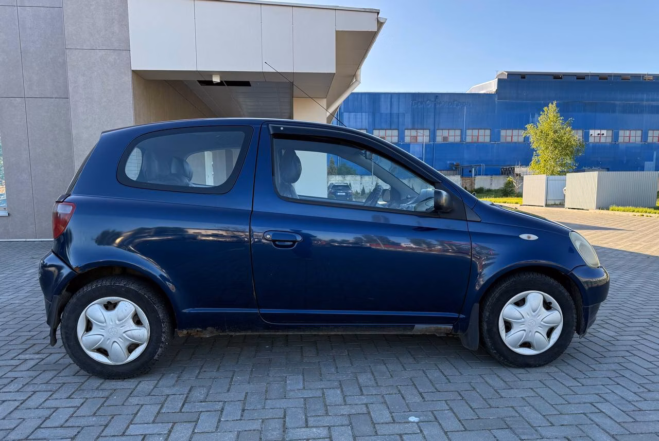 Toyota Yaris фото 9