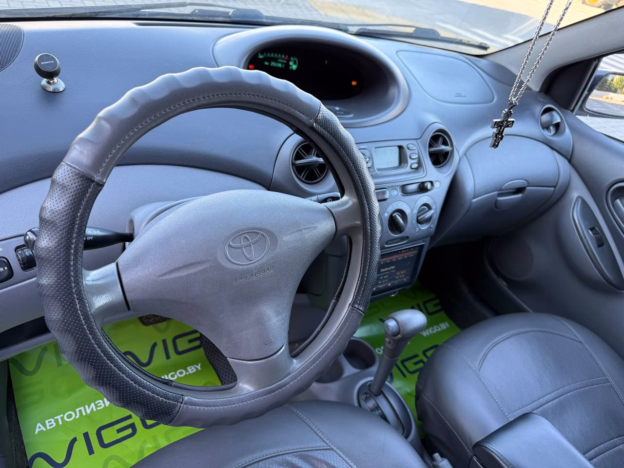 Toyota Yaris фото 16