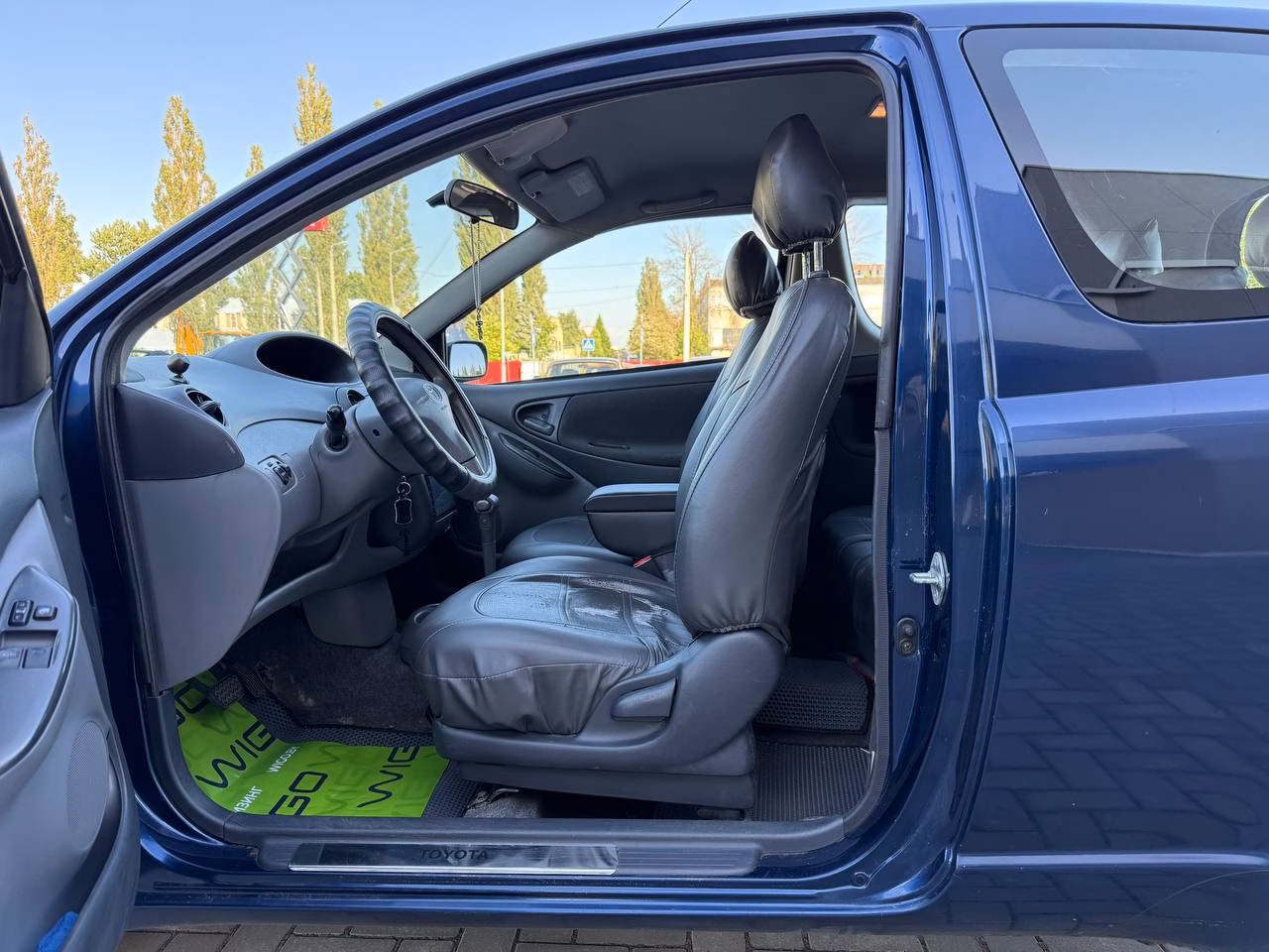 Toyota Yaris фото 14