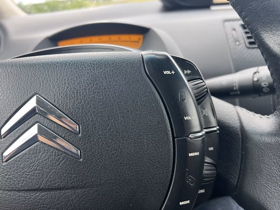 Citroen C4 фото 16