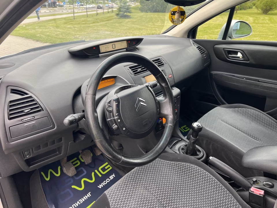Citroen C4 фото 9