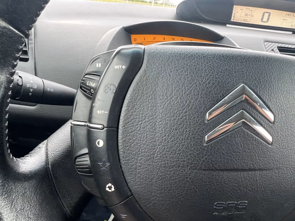Citroen C4 фото 15