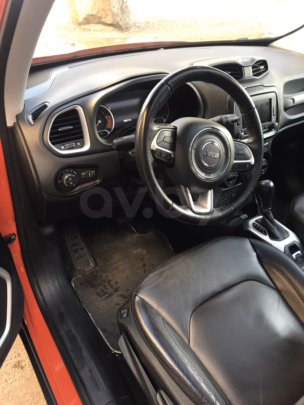 Jeep Renegade фото 10