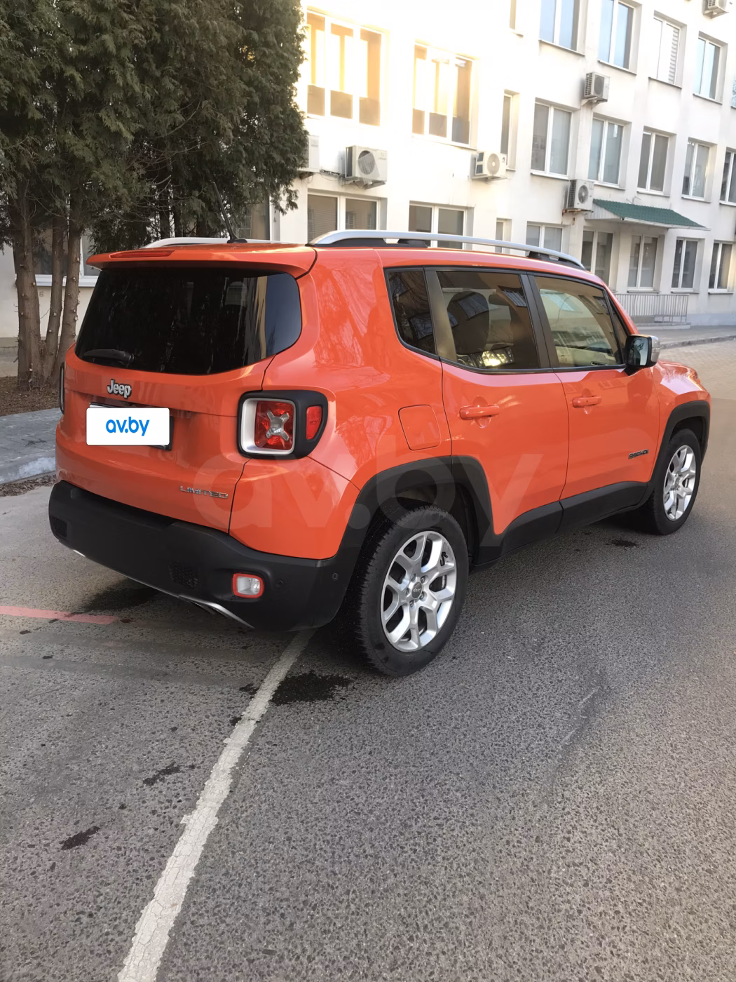 Jeep Renegade фото 8