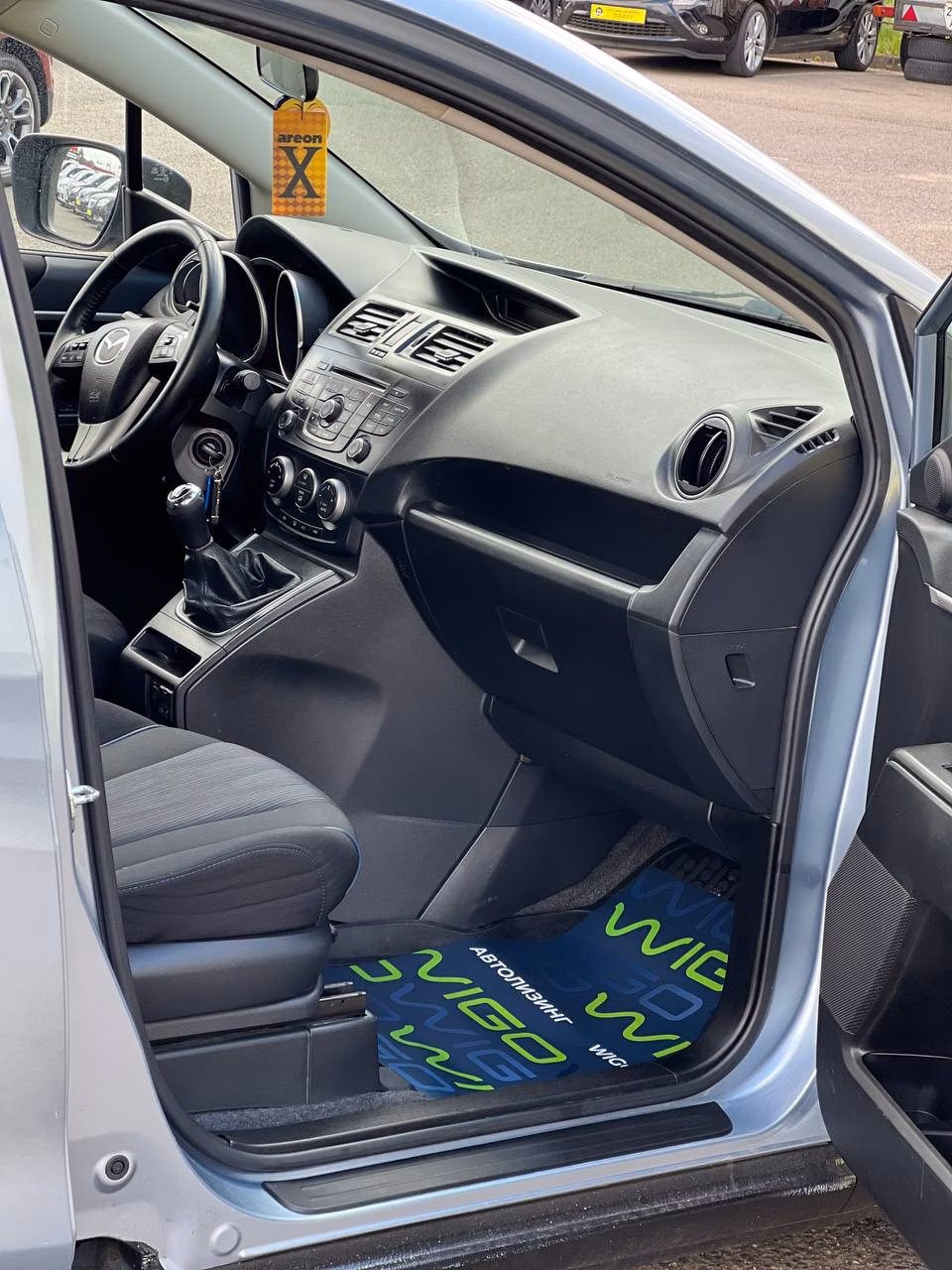 Mazda 5 фото 15