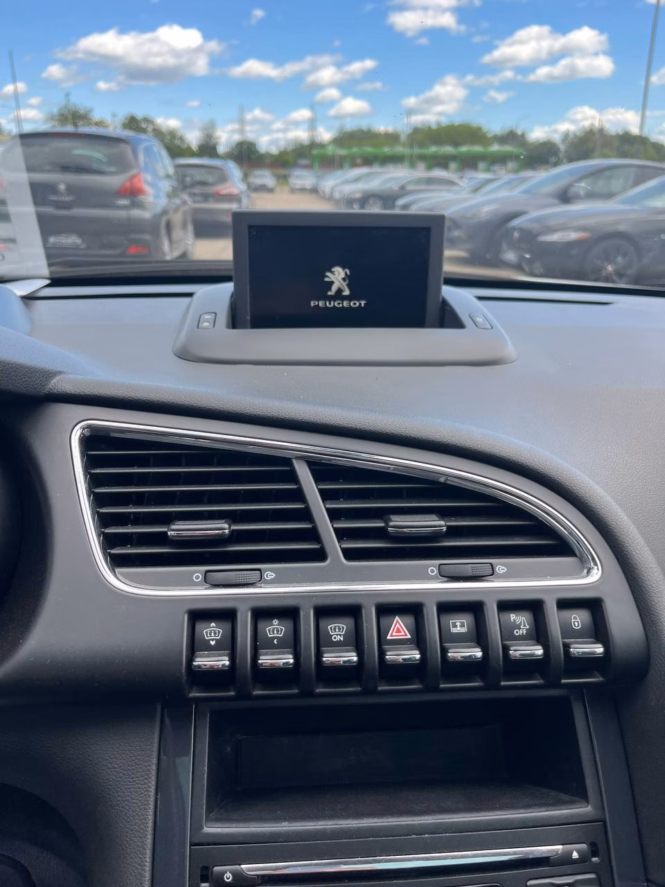 Peugeot 3008 фото 11