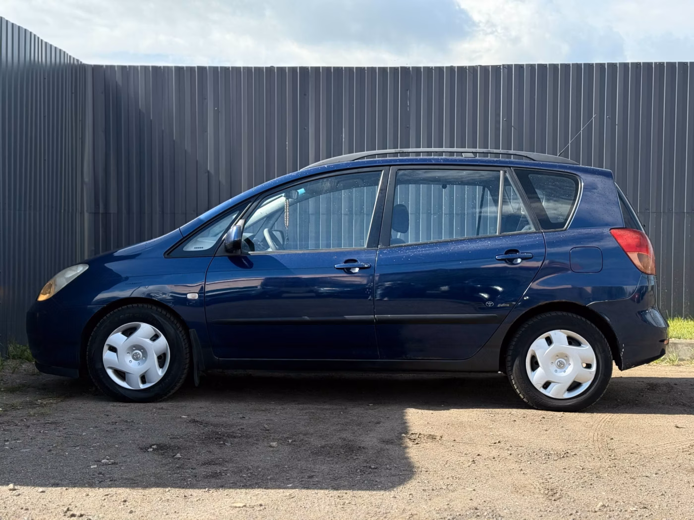 Toyota Corolla Verso фото 8