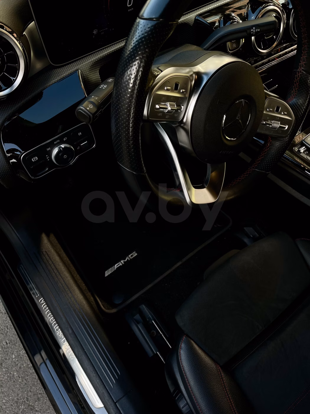 Mercedes-Benz CLA фото 8