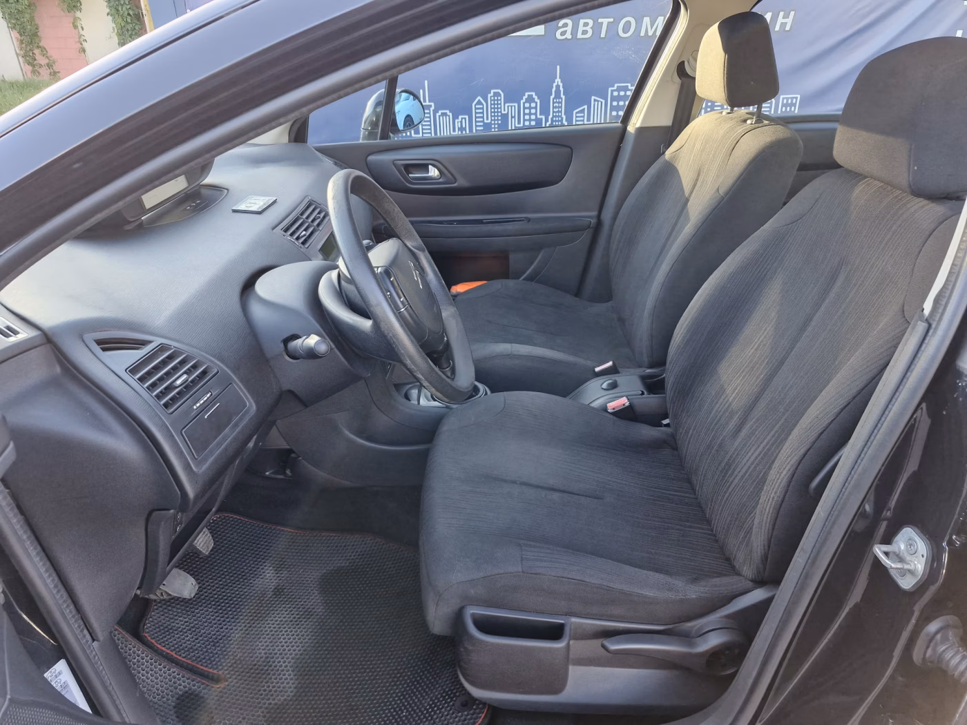 Citroen C4 фото 12