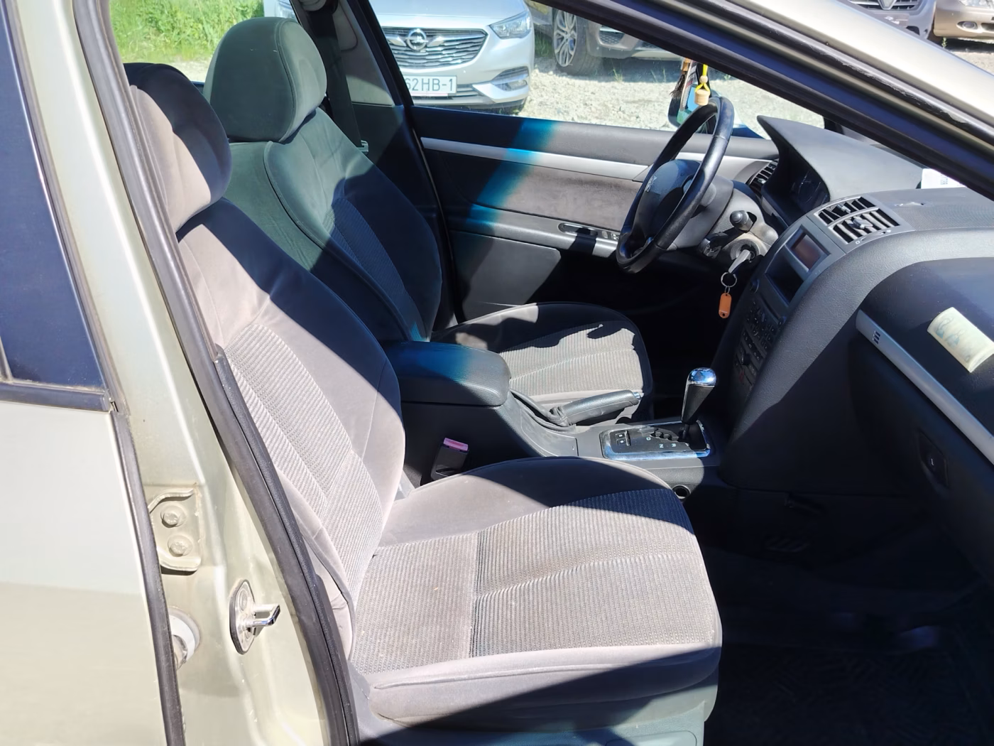 Peugeot 407 фото 9