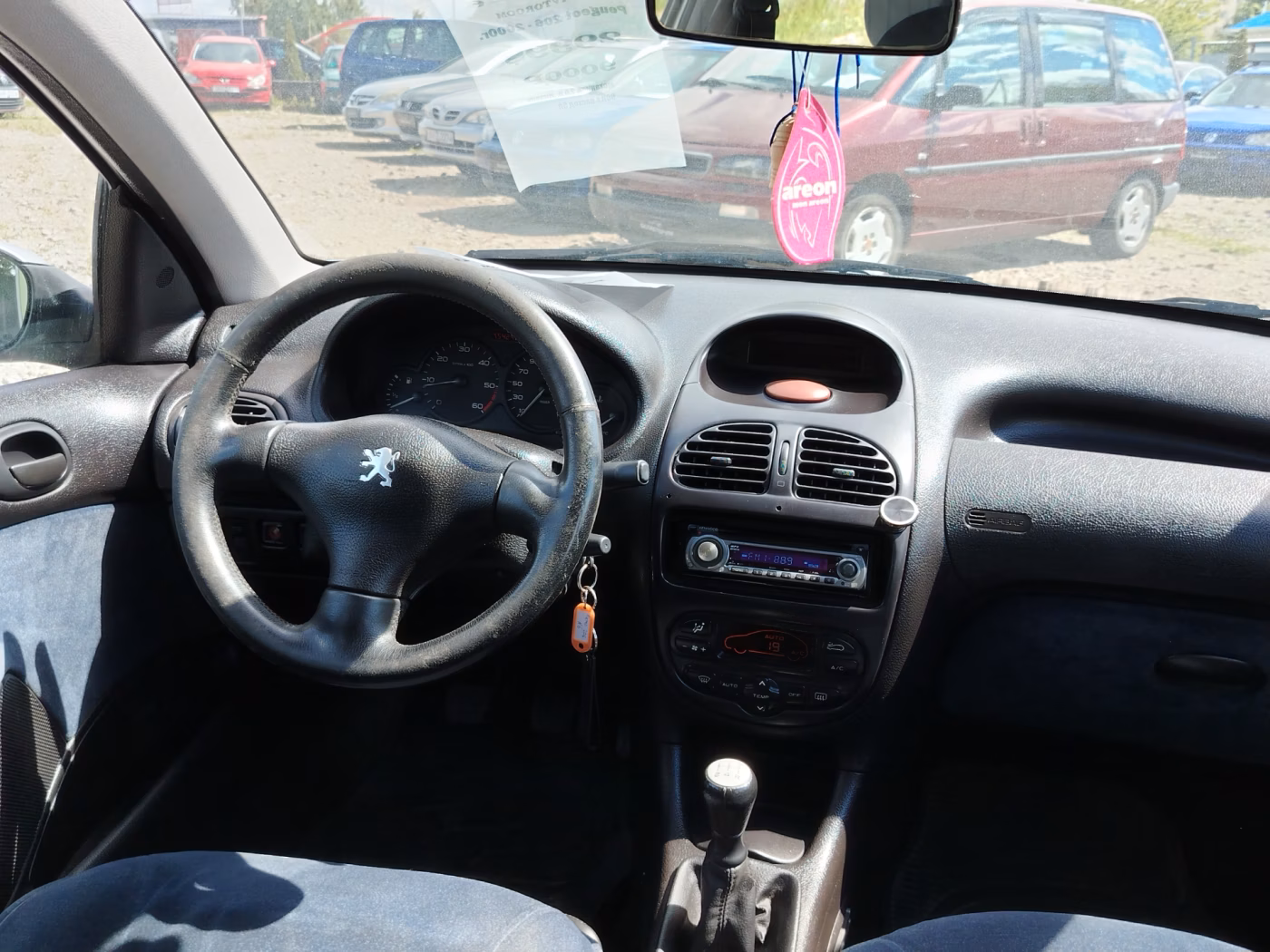 Peugeot 206 фото 9