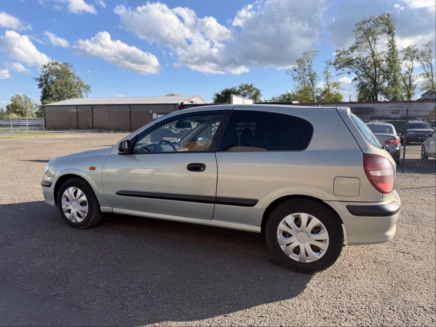 Nissan Almera фото 15