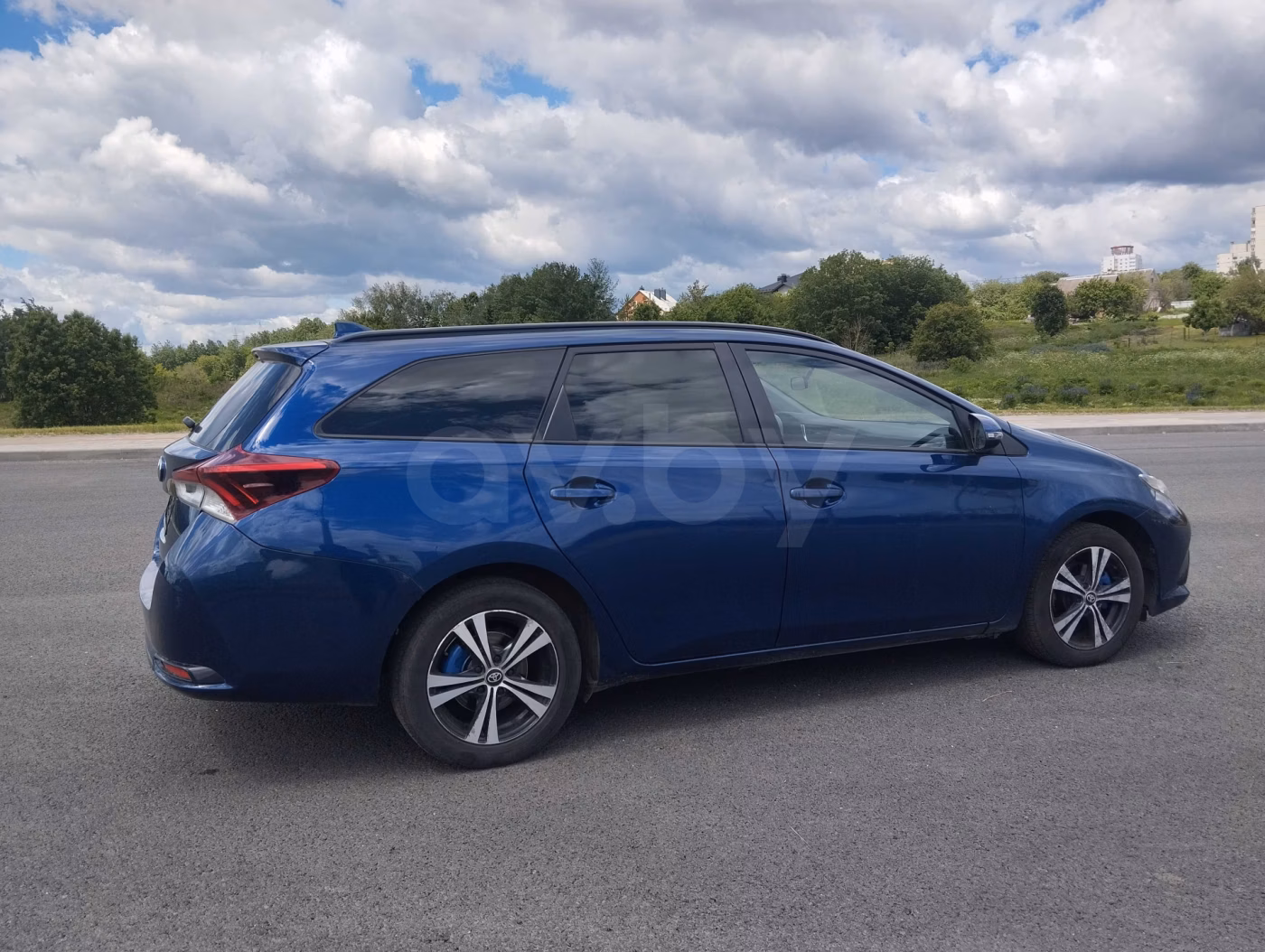 Toyota Auris фото 7