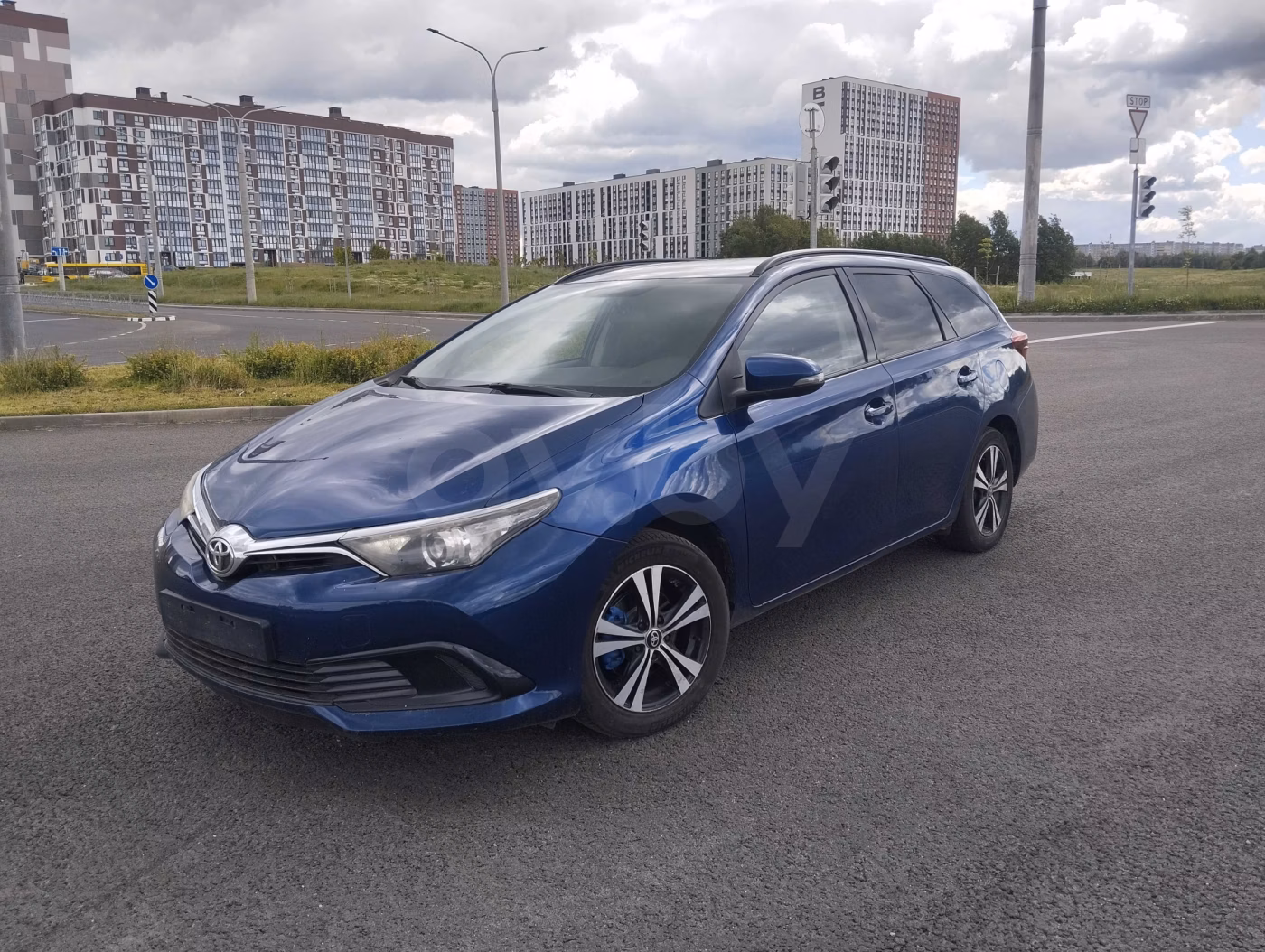 Toyota Auris фото 4