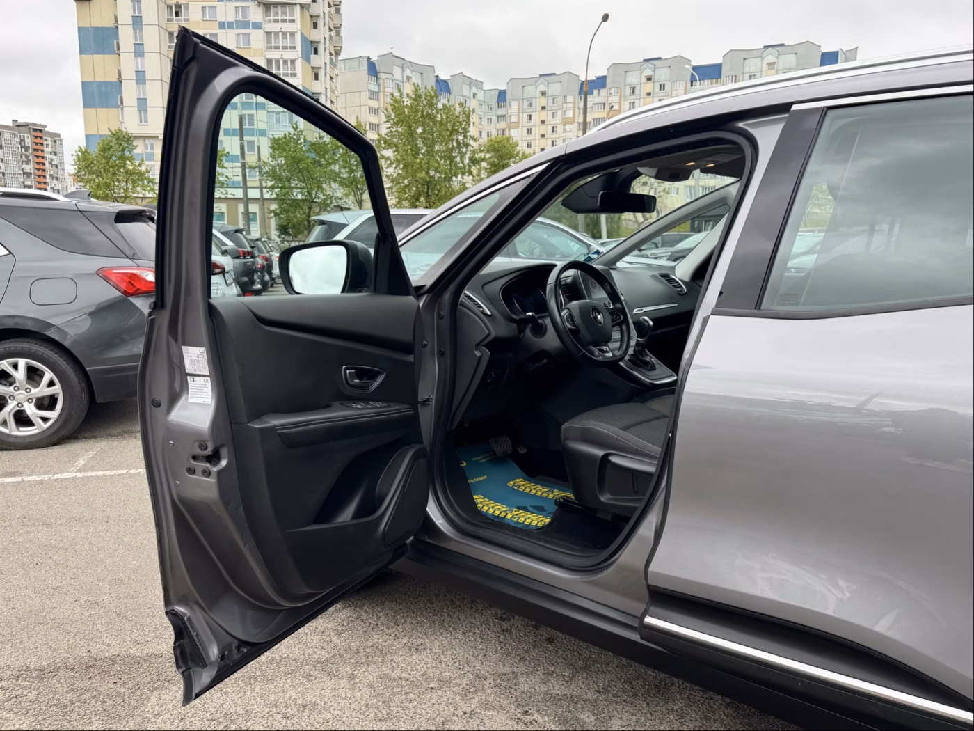 Renault Grand Scenic фото 9
