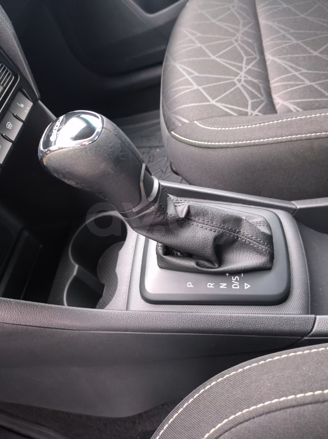 Skoda Rapid фото 11