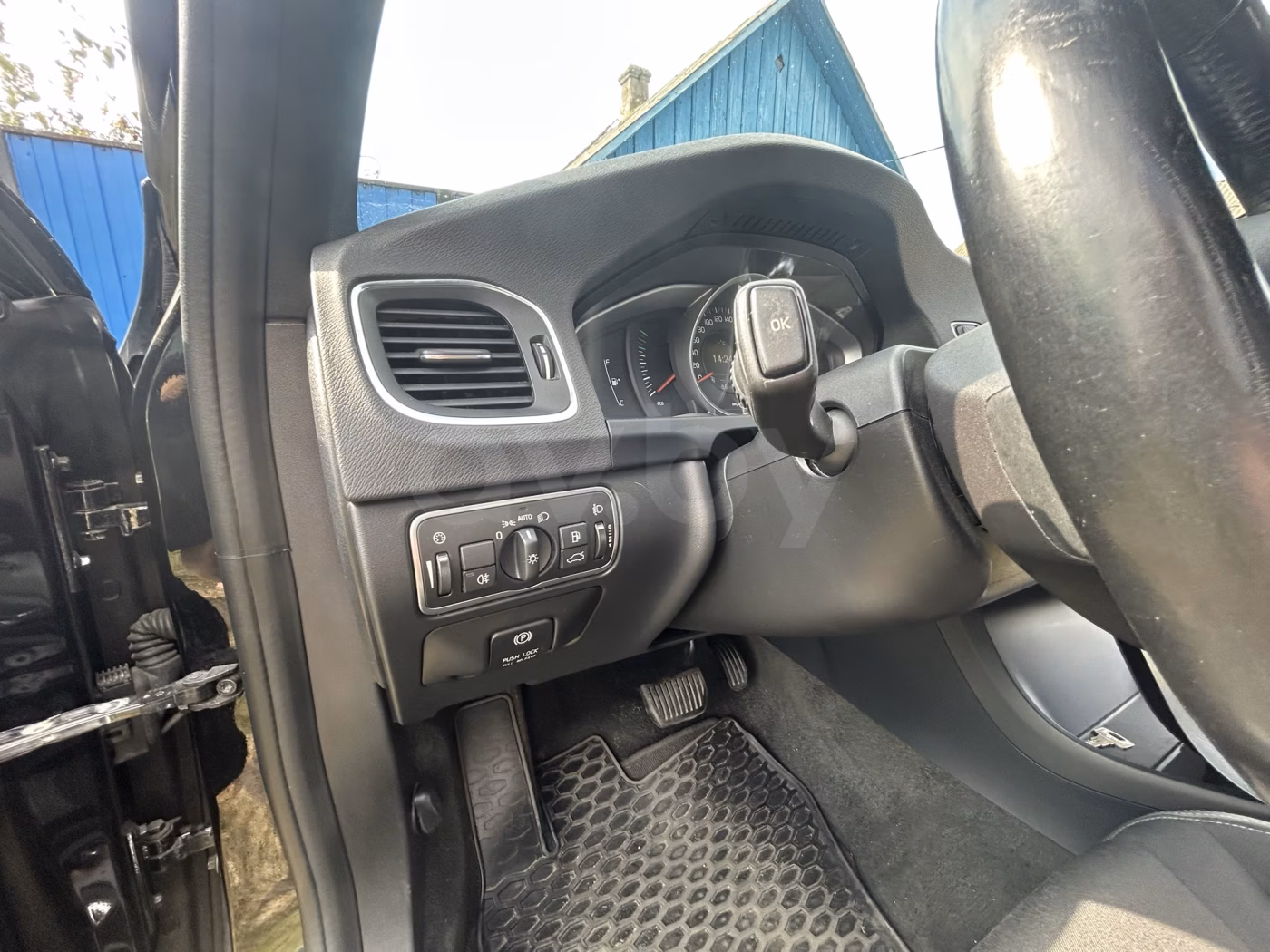 Volvo V60 фото 25