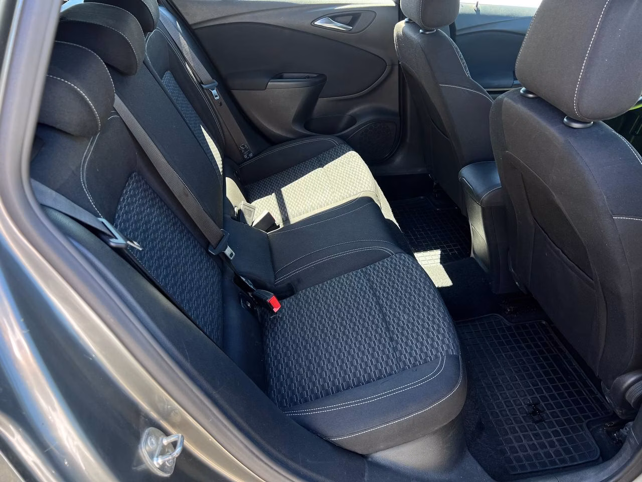 Opel Astra фото 19