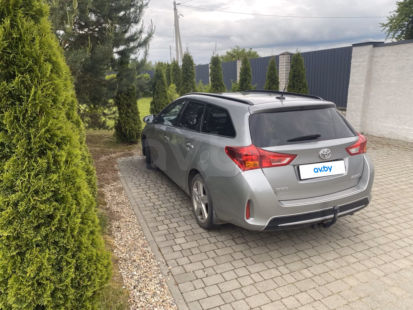 Toyota Auris фото 2