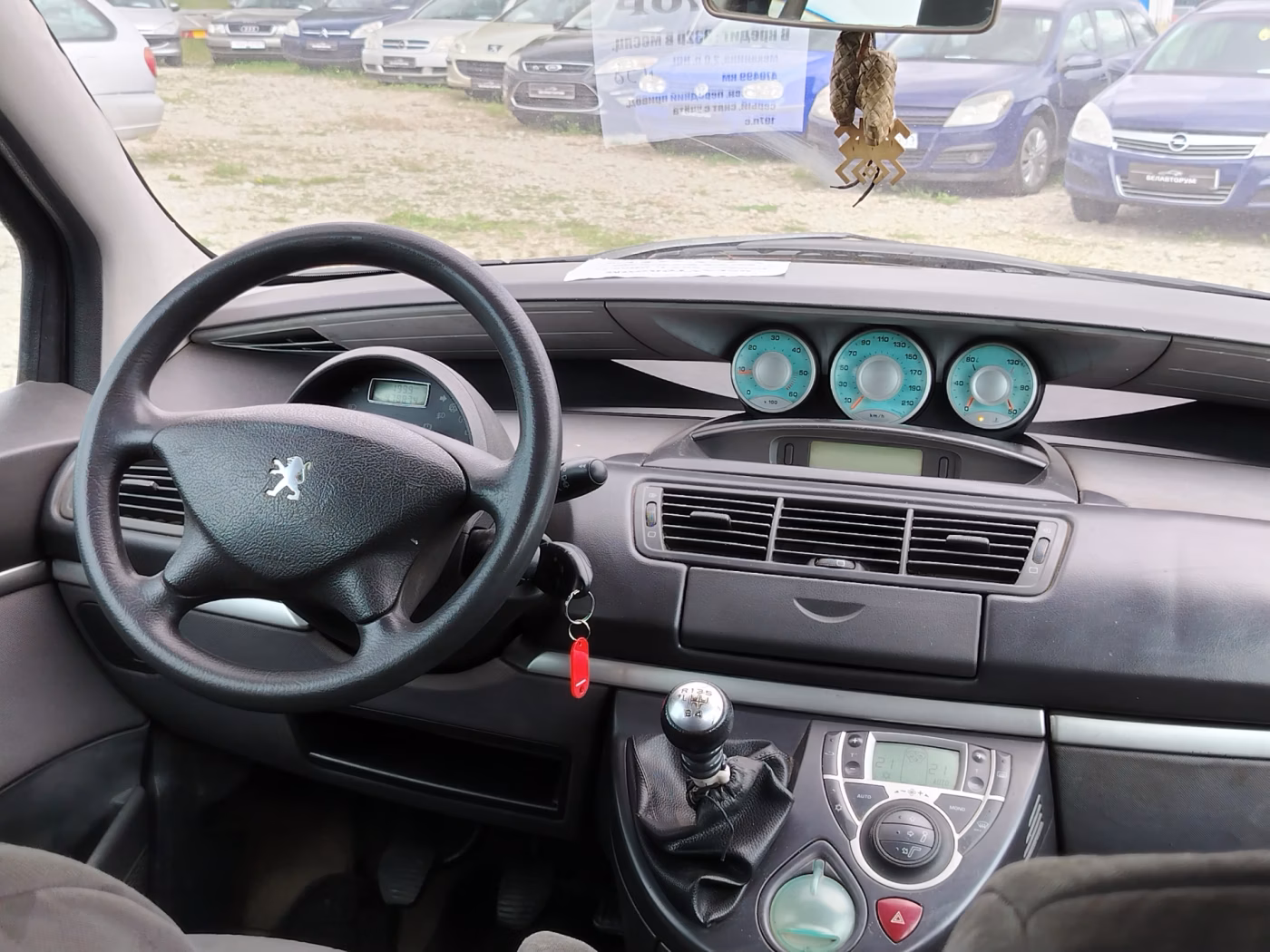 Peugeot 807 фото 11