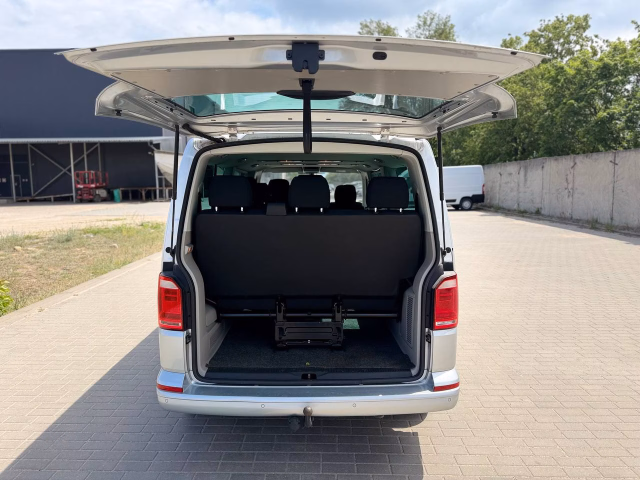 Volkswagen Caravelle фото 8