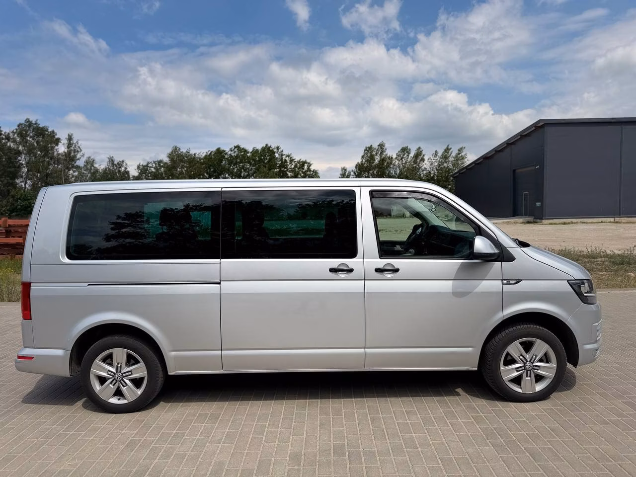 Volkswagen Caravelle фото 5