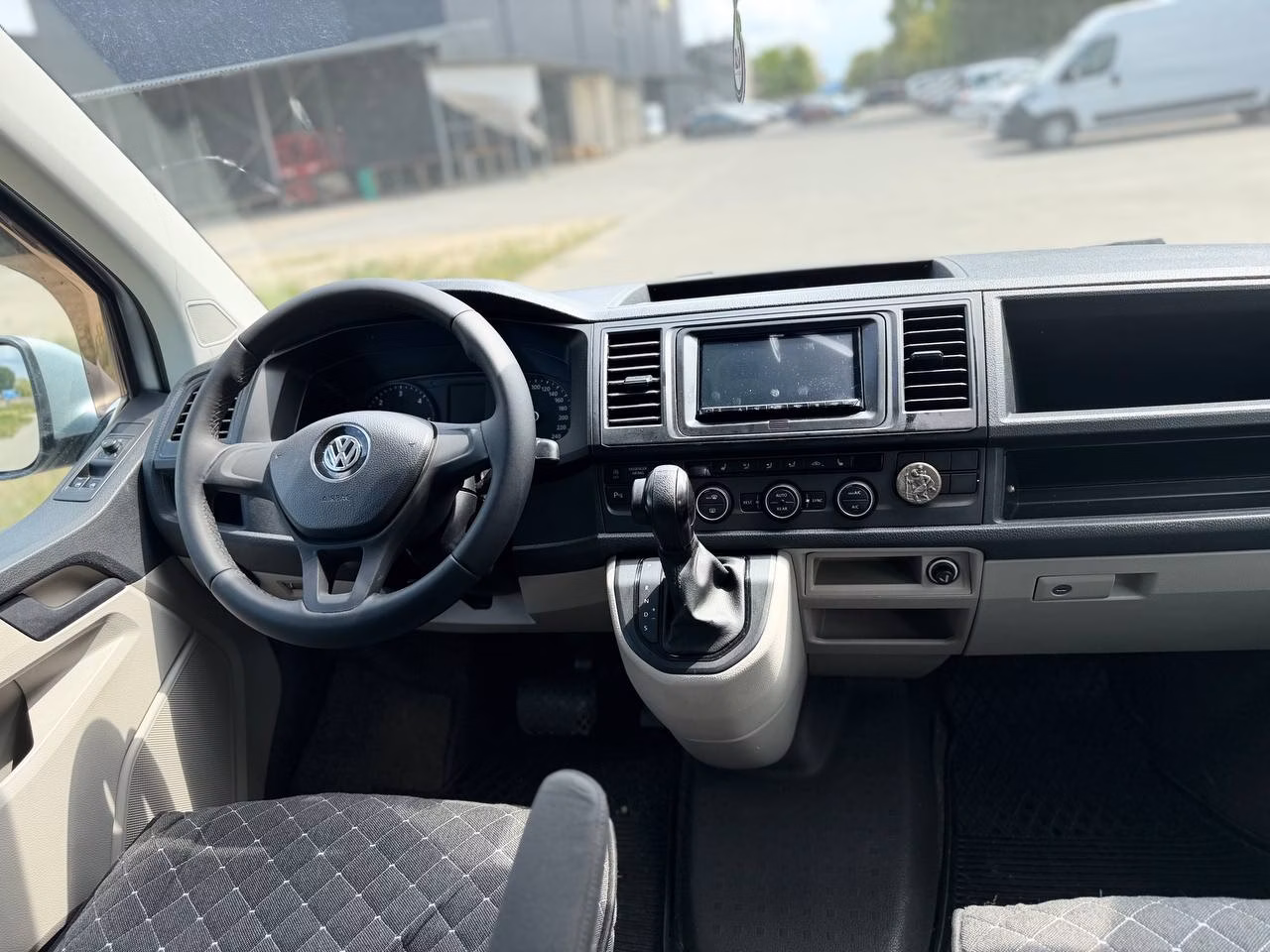Volkswagen Caravelle фото 13