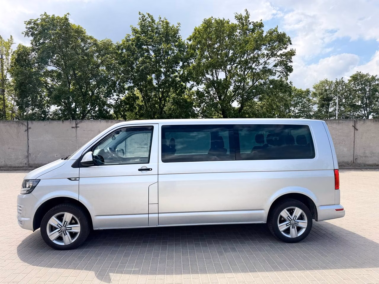 Volkswagen Caravelle фото 6