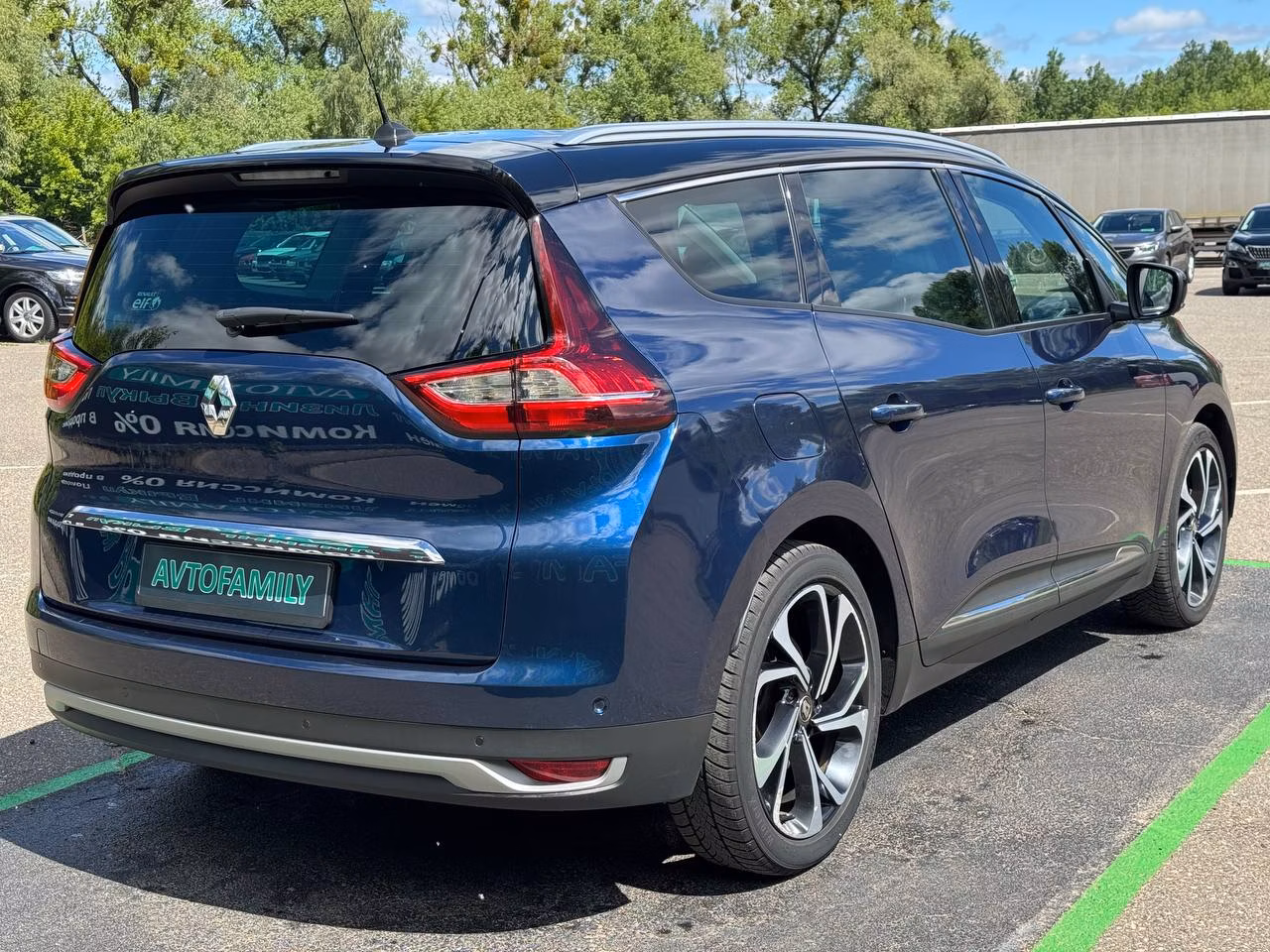 Renault Scenic фото 7