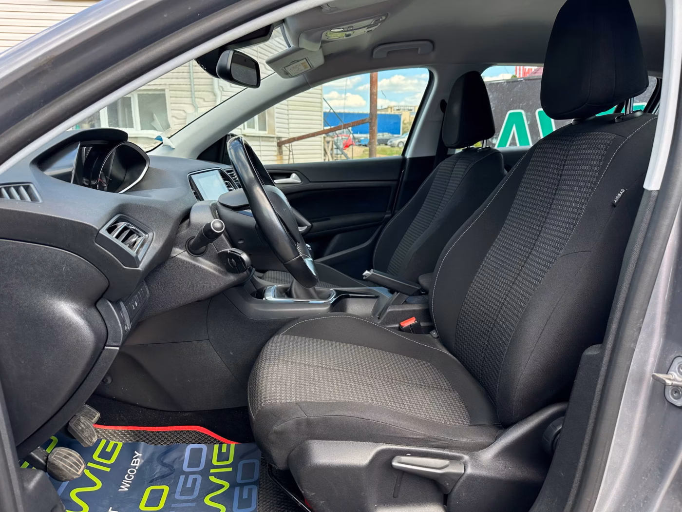 Peugeot 308 фото 11