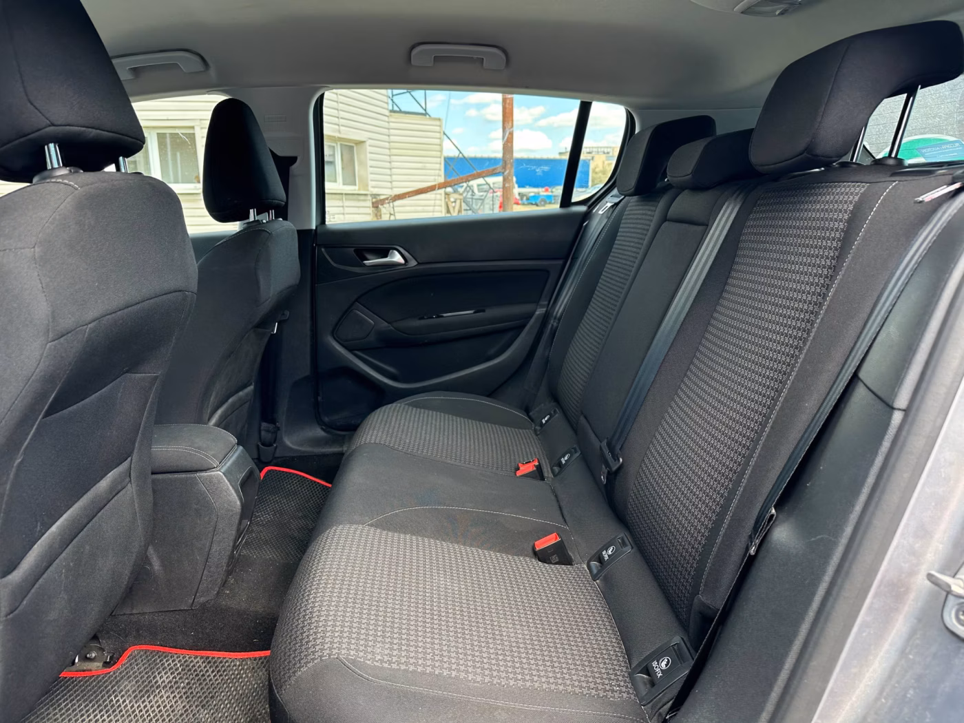 Peugeot 308 фото 13