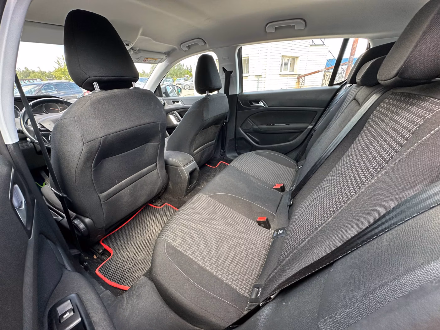 Peugeot 308 фото 12