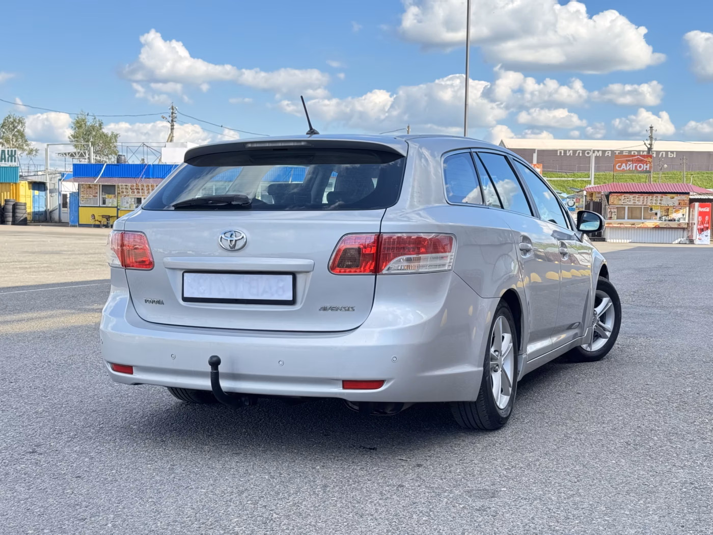 Toyota Avensis фото 2