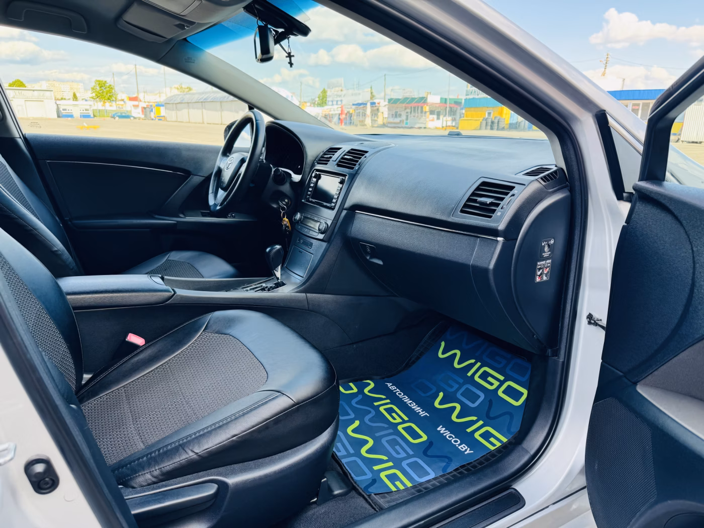 Toyota Avensis фото 8