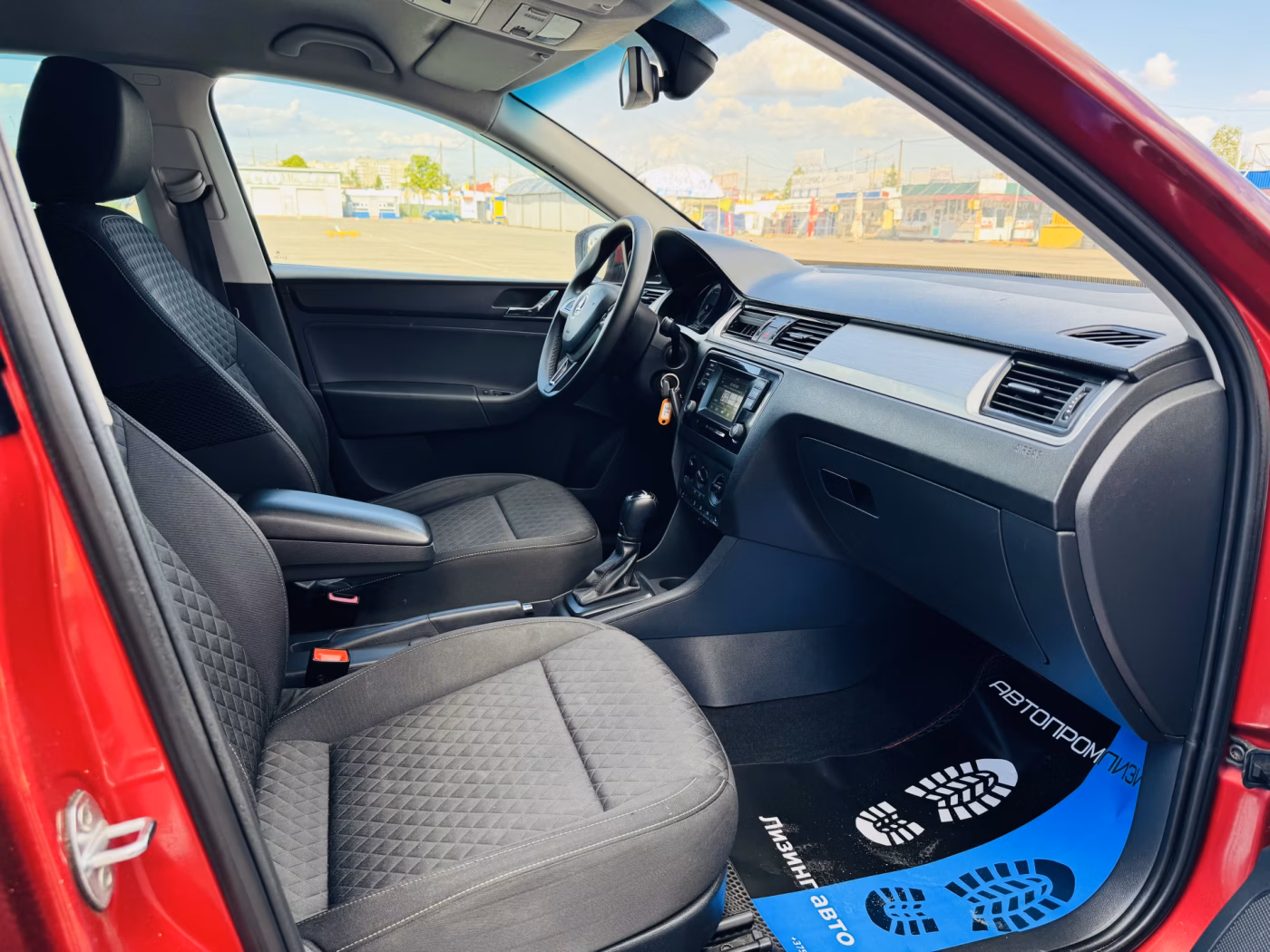 Skoda Rapid фото 8