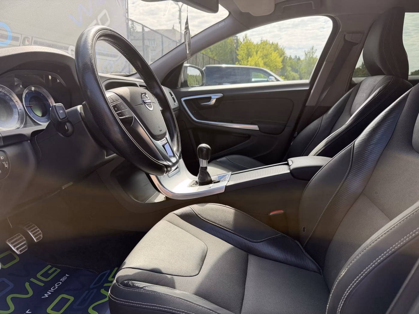 Volvo V60 фото 7