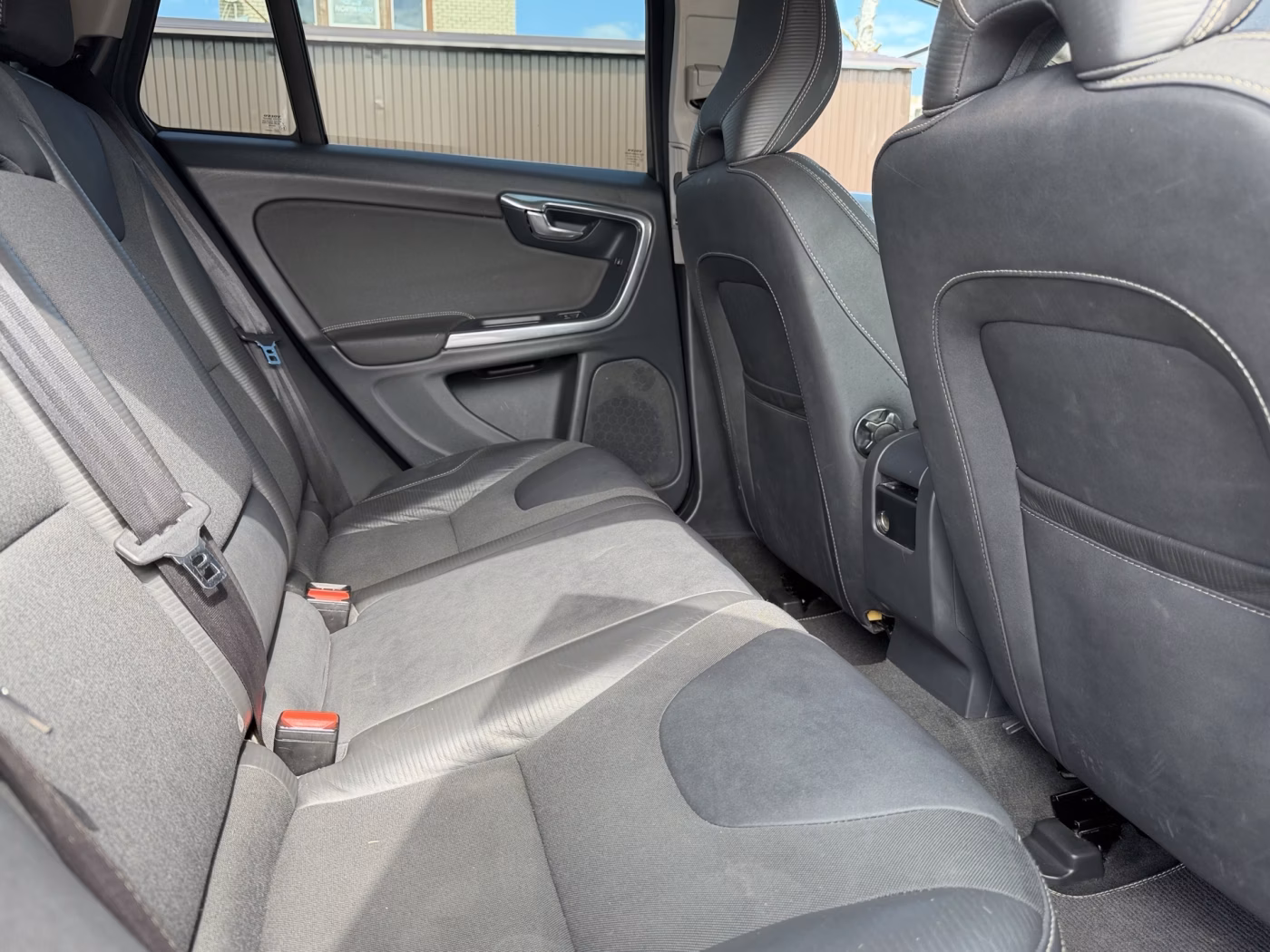 Volvo V60 фото 13