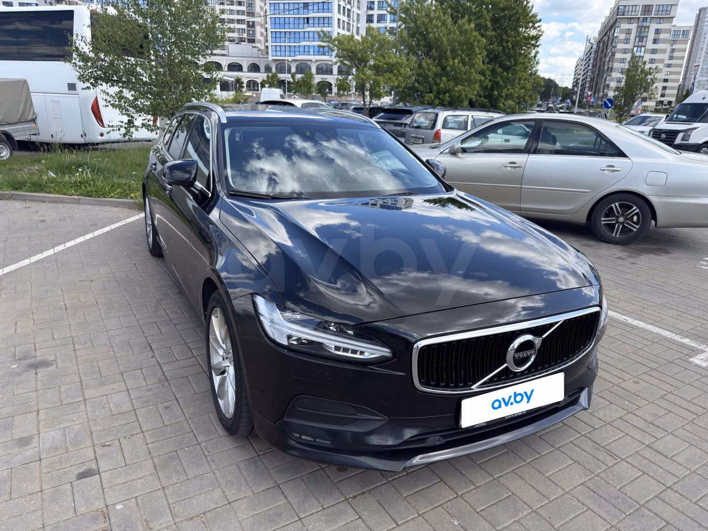 Volvo V90