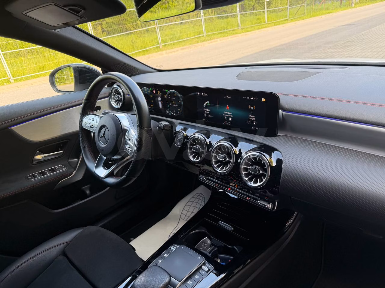 Mercedes-Benz CLA фото 8