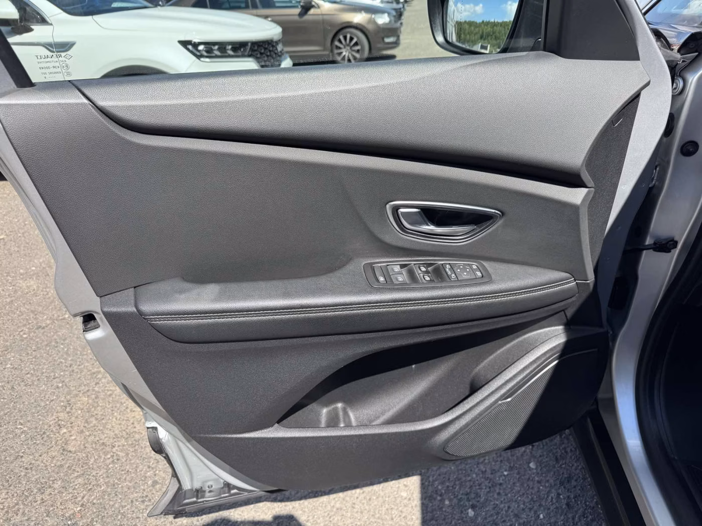 Renault Grand Scenic фото 9