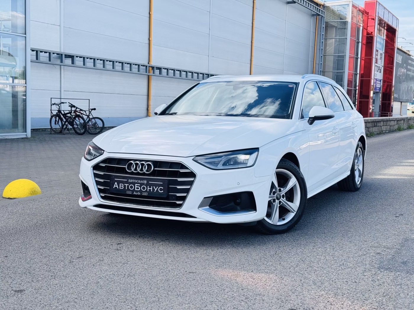 Audi A4 фото 2
