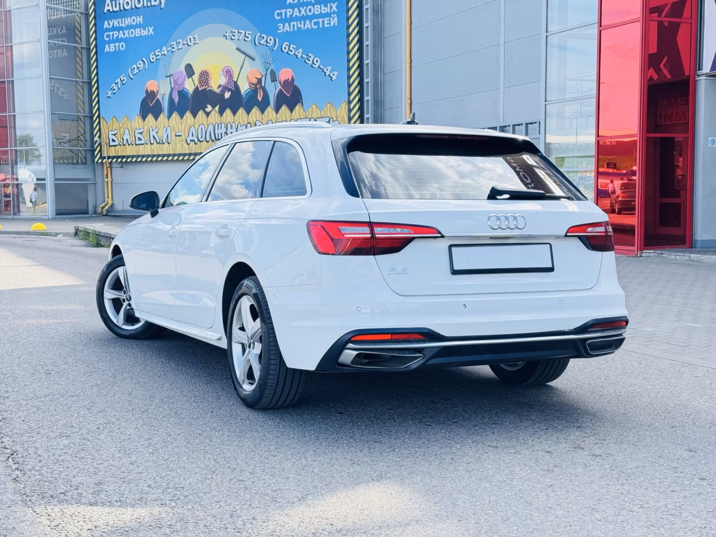 Audi A4 фото 4