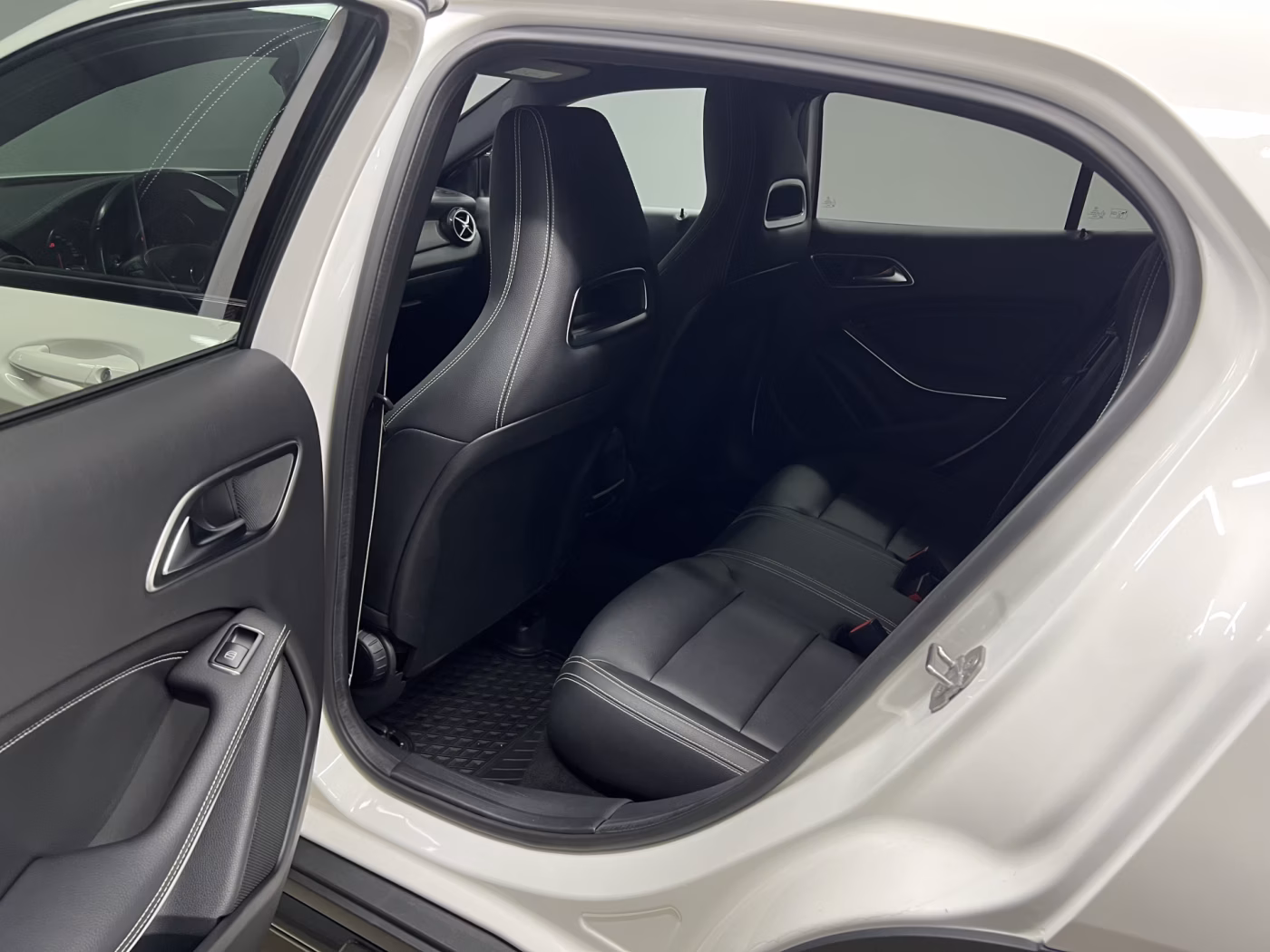 Mercedes-Benz GLA фото 10