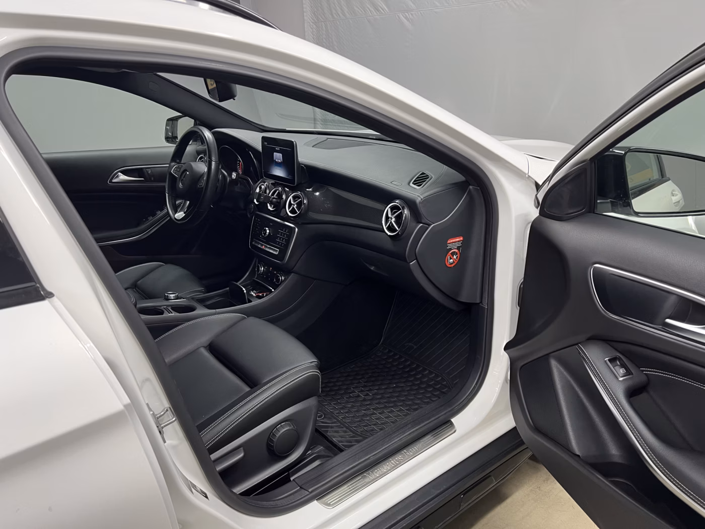 Mercedes-Benz GLA фото 9