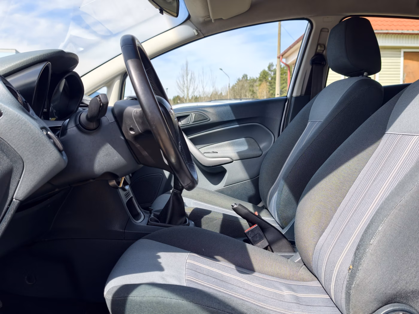 Ford Fiesta фото 10