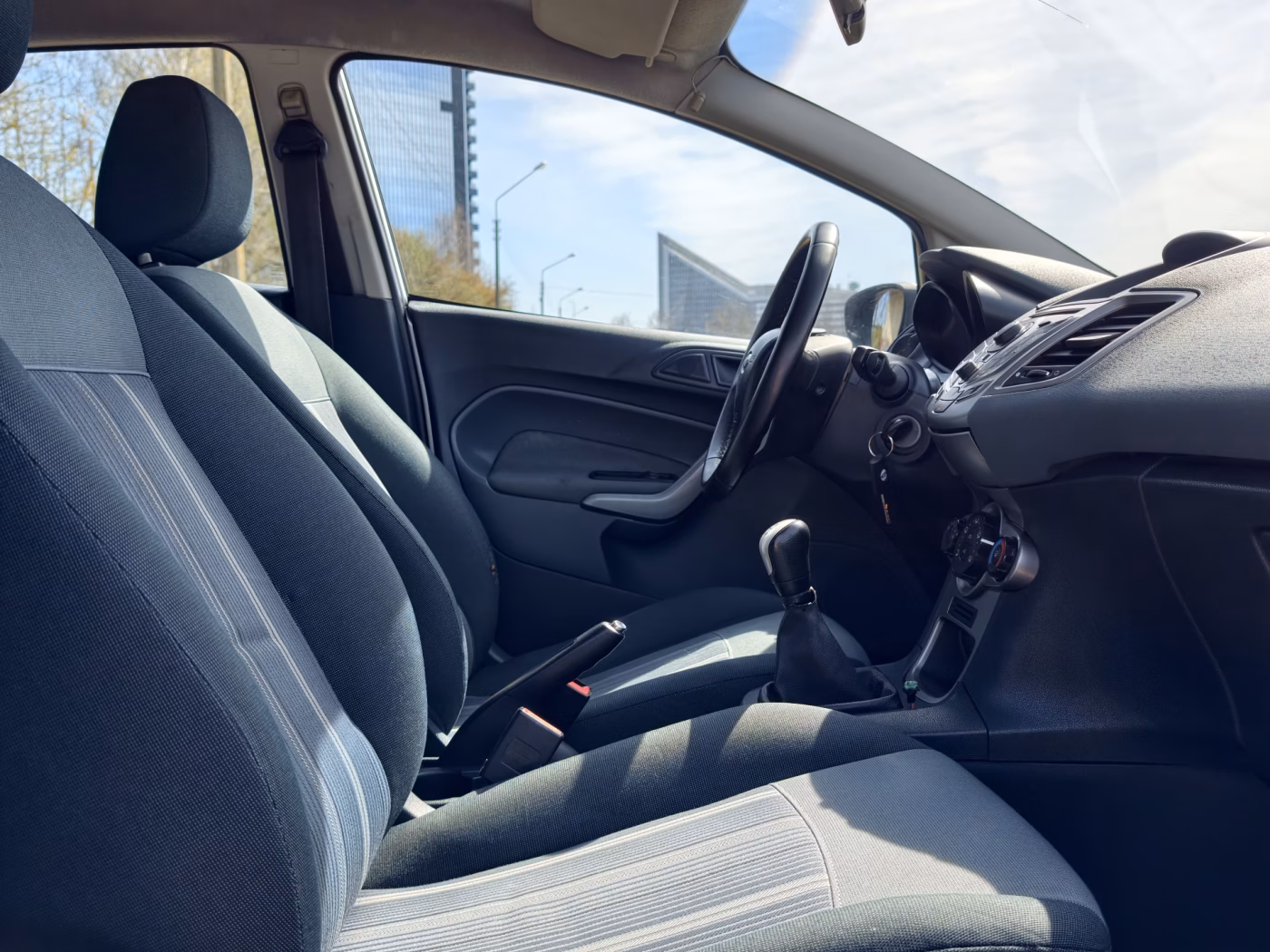 Ford Fiesta фото 13