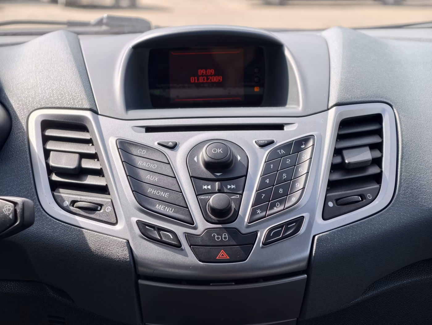 Ford Fiesta фото 16