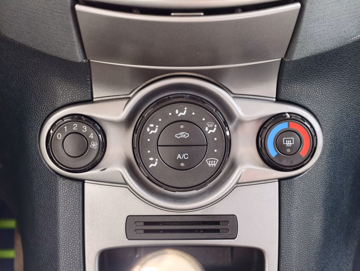 Ford Fiesta фото 18