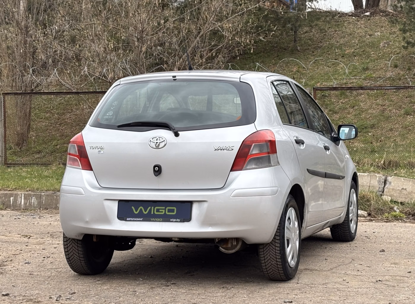 Toyota Yaris фото 7